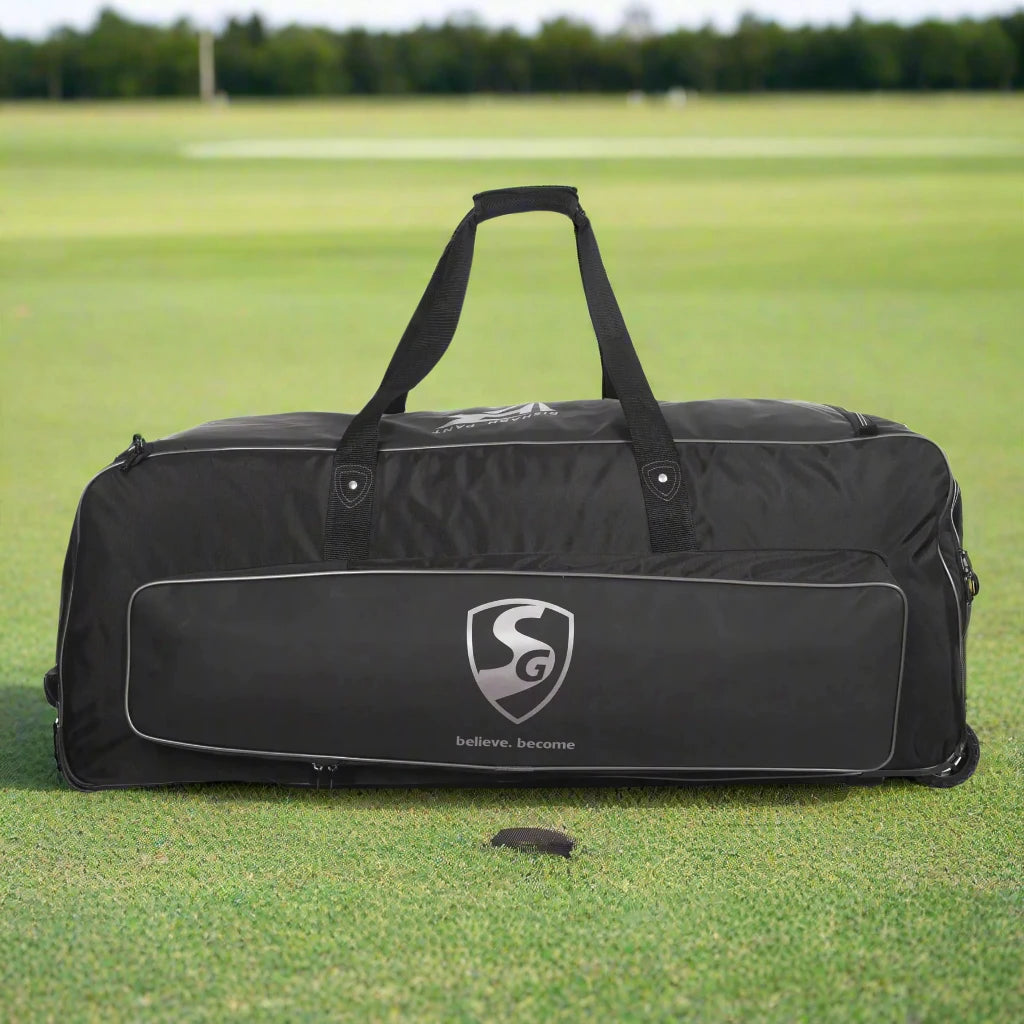 Deluxe cricket kit bags on special